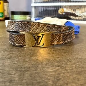 Louis Vuitton bracelet, mint condition!